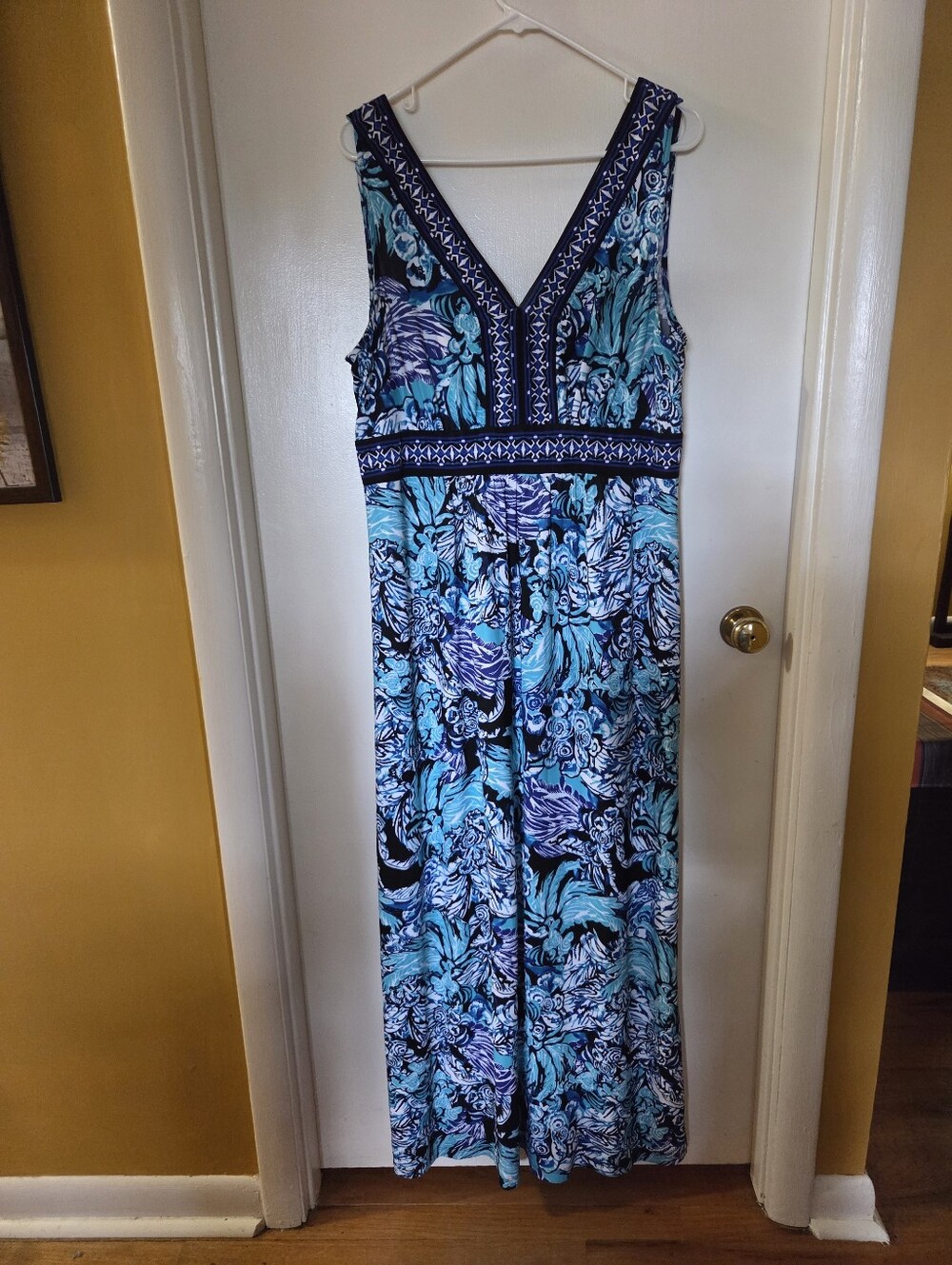 Sleeveless V-Neck Blue Floral Maxi Dress